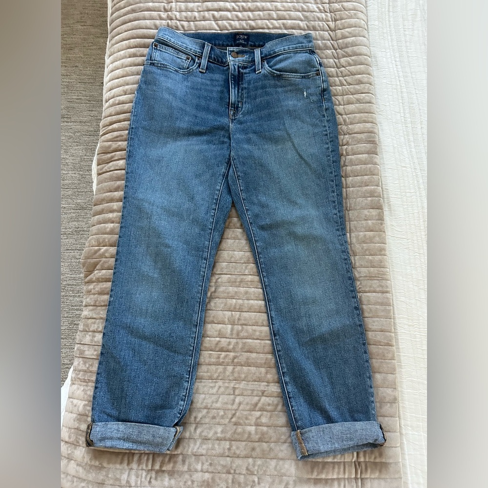 J.Crew Slim Boyfriend. Size 26.  Only worn once. Super cute. Super comfortable!